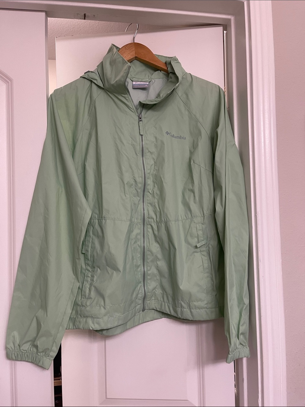 Columbia Mint Green Packable Hooded Windbreaker Jacket